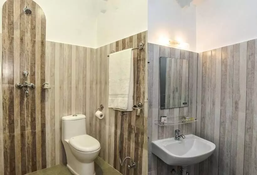 هتل Omega By Oyo Rooms