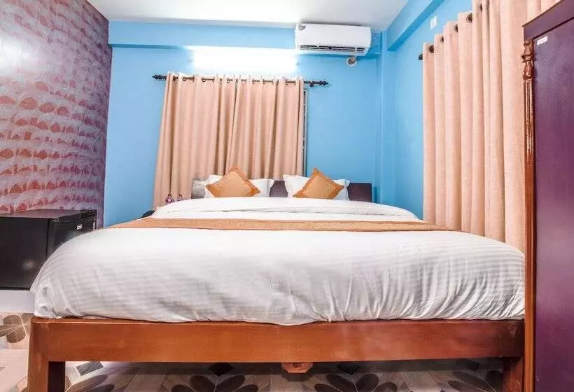 هتل Omega By Oyo Rooms