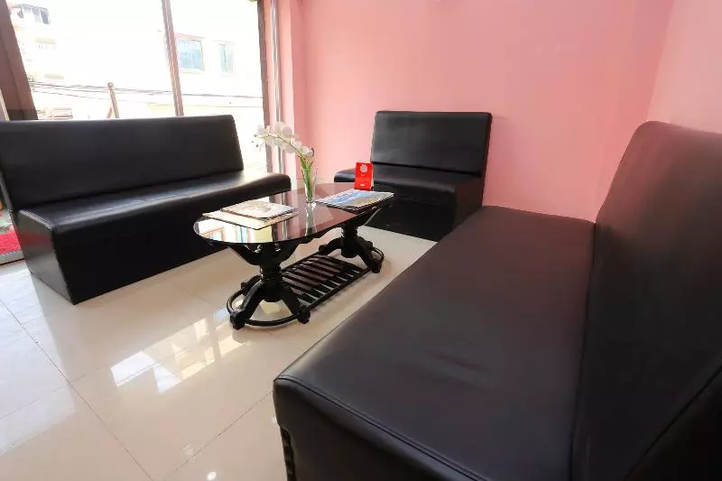 هتل Pranisha Inn