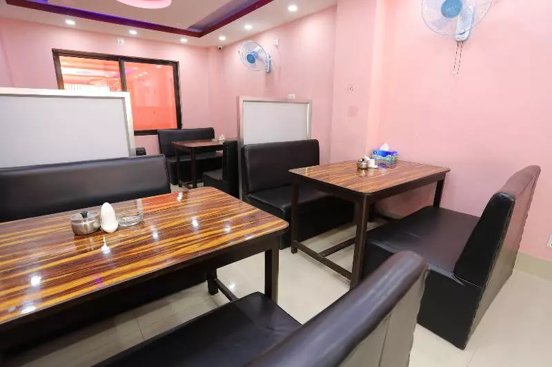 هتل Pranisha Inn