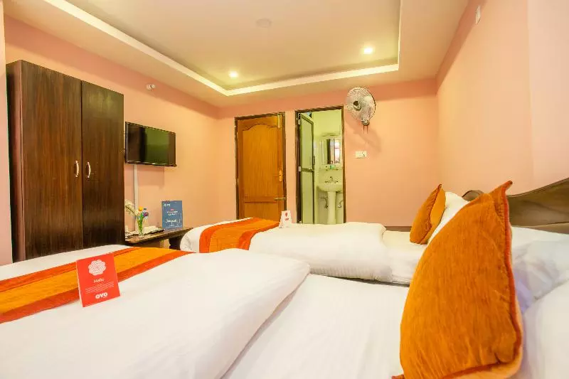 هتل Pranisha Inn