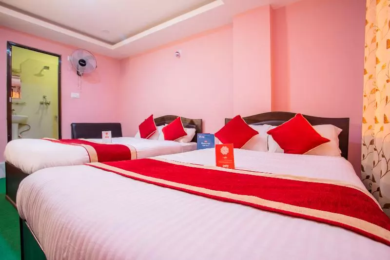 هتل Pranisha Inn