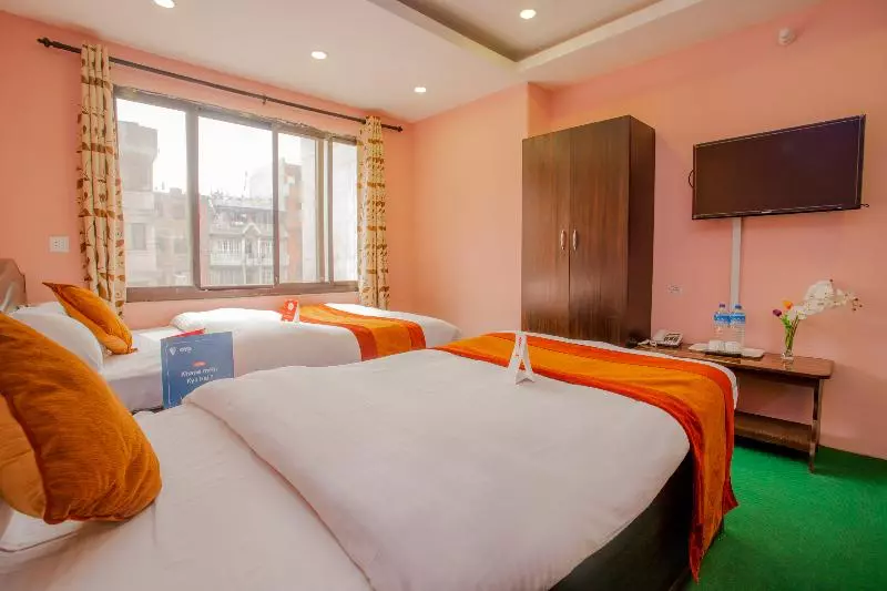 هتل Pranisha Inn