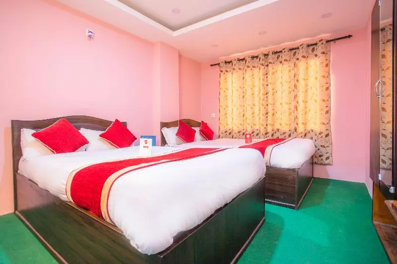 هتل Pranisha Inn