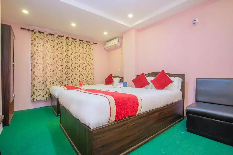 هتل Pranisha Inn