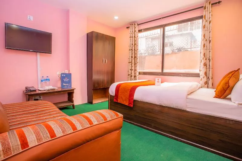 هتل Pranisha Inn