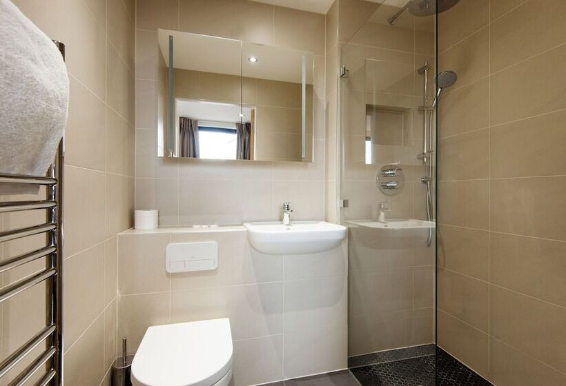 Twyne House Apartments