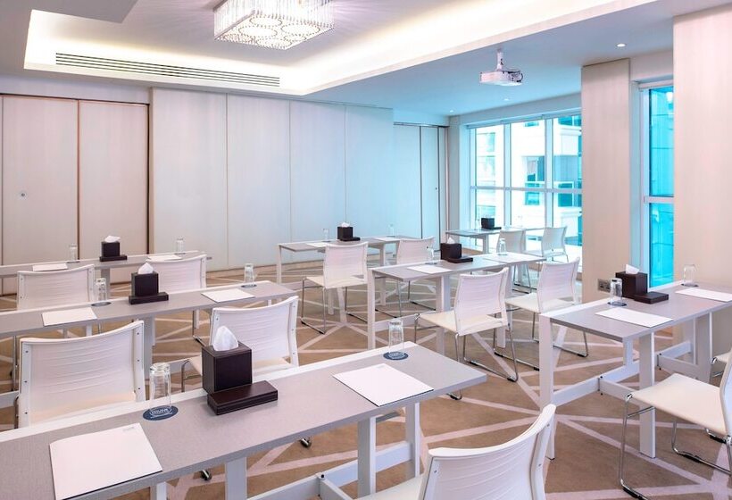 هتل Four Points By Sheraton Sharjah