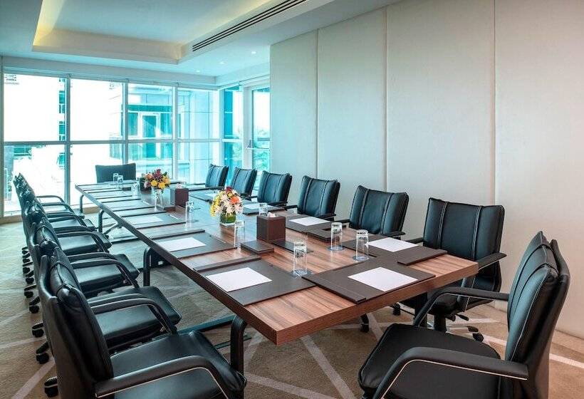 هتل Four Points By Sheraton Sharjah