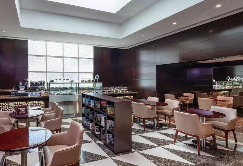 ホテル Four Points By Sheraton Sharjah