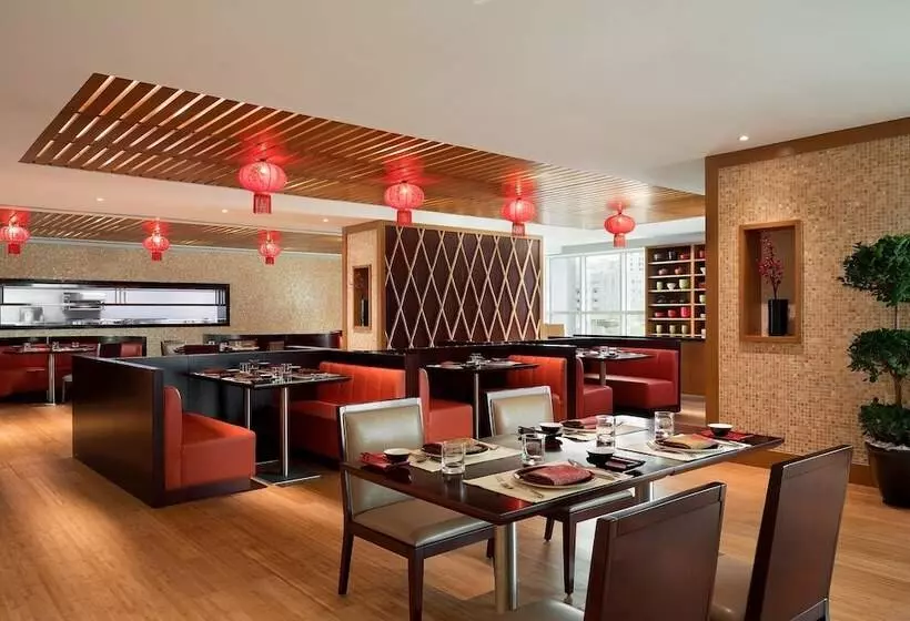 ホテル Four Points By Sheraton Sharjah