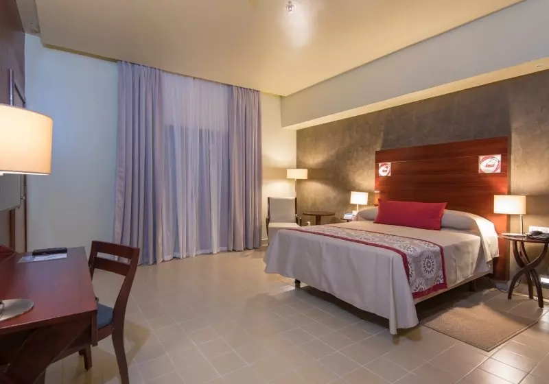 هتل Palacio Cueto