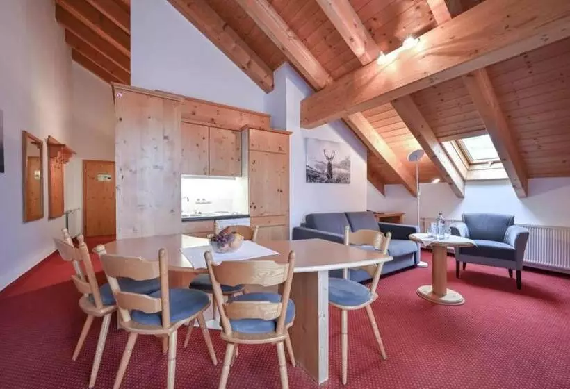 Hostelli Residenz Hopfensee
