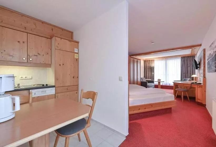 Hostelli Residenz Hopfensee
