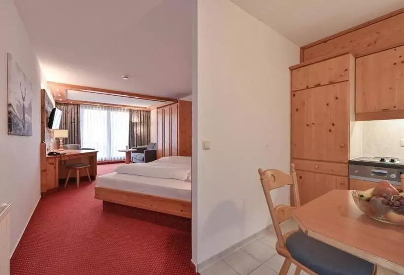 Hostelli Residenz Hopfensee