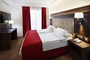 Hotel Europe Playa Marina   Adults Only