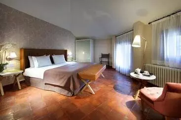 فندق Exe Casa De Los Linajes