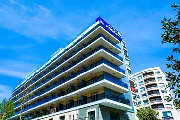 Otel Monarque El Rodeo