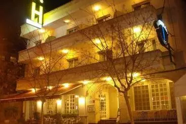 Hotelli Restaurant Llansola