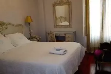 مسافرخانه Le Petit Paris