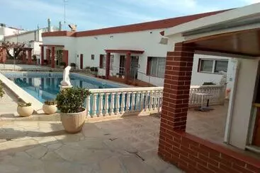 هتل Hostal Lleida