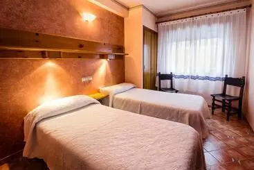 Otel Hostal Romi