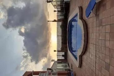 アパートホテル Lloyds Beach Club