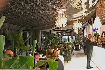 아파트호텔 Lloyds Beach Club