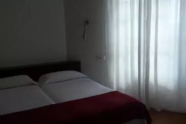 هتل Hostal Santa Isabel