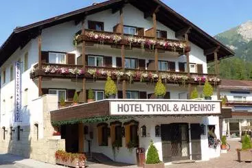 Отель Tyrolalpenhof