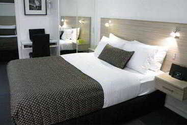 Hamilton Lonsdale Motel