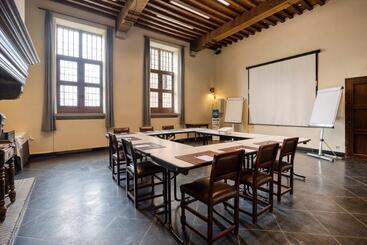 هتل Priorij Corsendonk