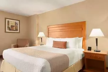 ホテル Days Inn By Wyndham Edmonton Downtown