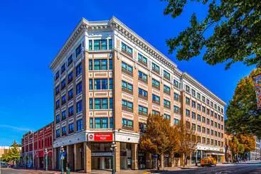 בית מלון כפרי Best Western Plus Carlton Plaza