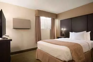 Hotel Days Inn By Wyndham Renfrew Conference Centre