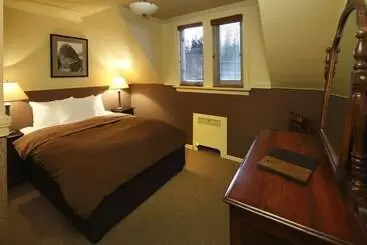 Hotel Deer Lodge