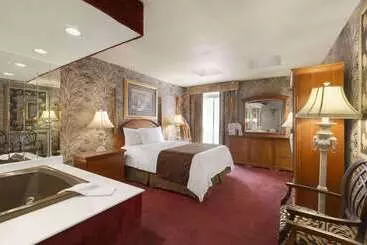 호텔 Travelodge By Wyndham Niagara Falls Fallsview