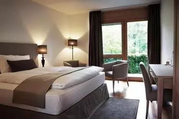 Otel Schloss Hunigen