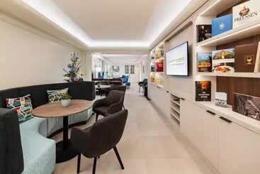 هتل Courtyard By Marriott Hamburg Airport