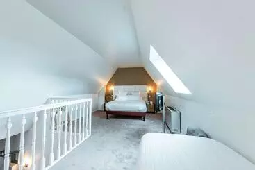 Отель Best Western Plus Au Cheval Blanc à Mulhouse