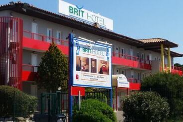 Brit Hotel Essentiel Sète / Balaruc