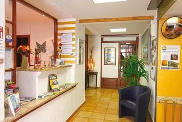 Hotel Hôtel La Croix De Malte