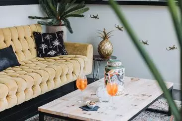 Отель Hôtel La Villa Cannes