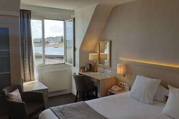 Hotel Best Western Plus Le Roof Vannes Bord De Mer