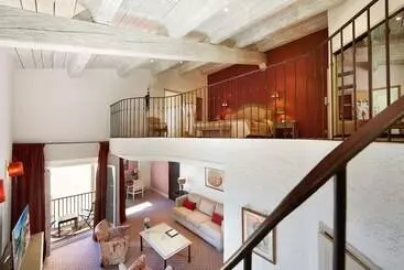 هتل Byblos Saint Tropez