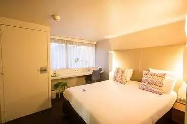 בית מלון כפרי Campanile Montesson Le Vesinet