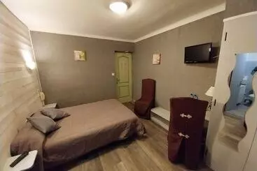 בית מלון כפרי Hôtel L Oustalet