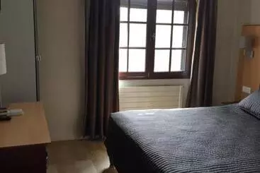 هتل Logis Hôtel Le Manoir & Lounge