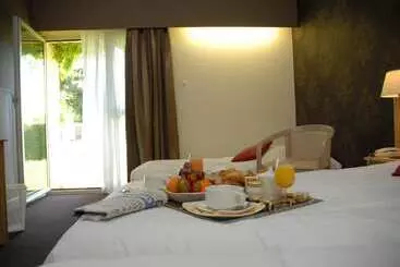 Hotel Logis Le Relais Fleuri