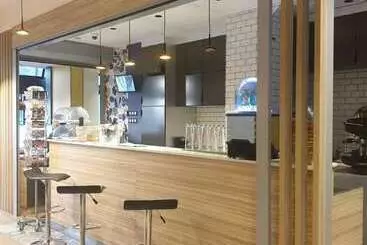 Panam Hotel Paris Gambetta  Place Gambetta Mairie Du 20 Emme